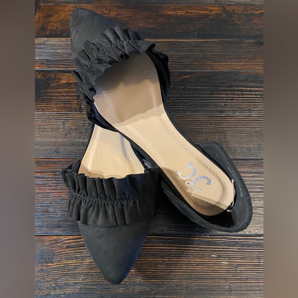 Journee Collection Black Faux Suede Flats Size 6.5 - Picture 6 of 10